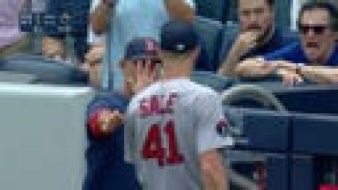 Red Sox’s Chris Sale leaves game with hand injury vs. Yankees