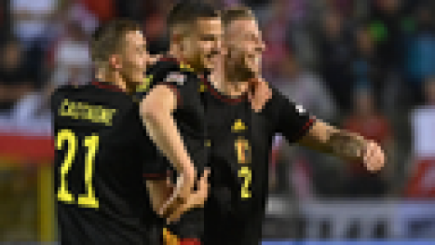 Belgium scores four goals in 20 minutes in 6-1 victory over Poland