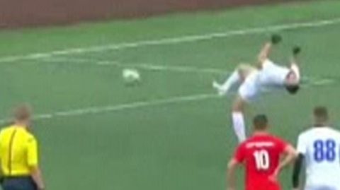 Rubin Kazan player scores amazing back-flip penalty