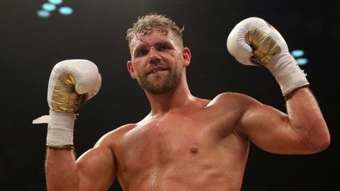 Saunders to give up world title to challenge licence decision