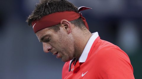 Del Potro could miss rest of season with fractured kneecap