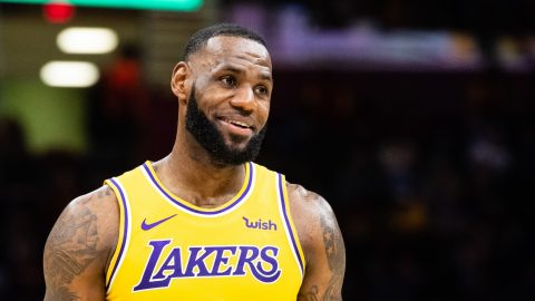 LeBron James inspires LA Lakers in late comeback on return to Cleveland Cavaliers