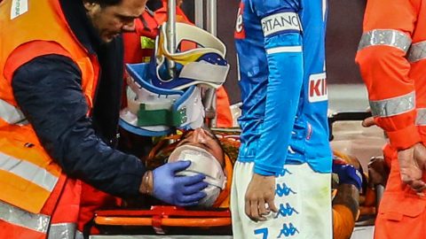 David Ospina: Arsenal goalkeeper collapses during Napoli game