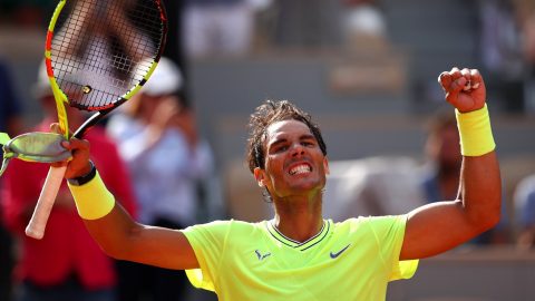 Rafael Nadal and Roger Federer advance at French Open