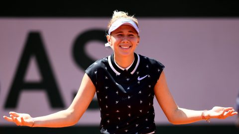 French Open 2019: Simona Halep loses to unseeded teenager Amanda Anisimova