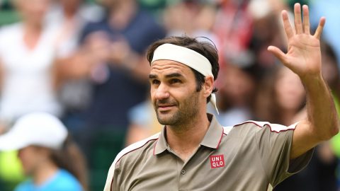 Halle Open: Roger Federer and Alexander Zverev reach quarter-finals
