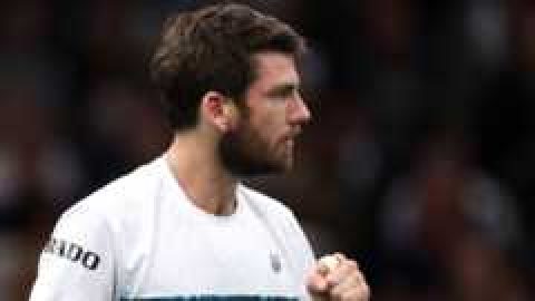Norrie wins Paris opener, Murray out in round one