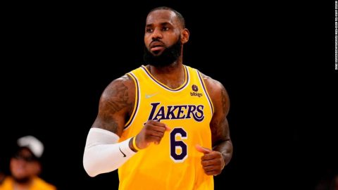 LeBron James leads Lakers to comfortable 117-102 victory over Celtics