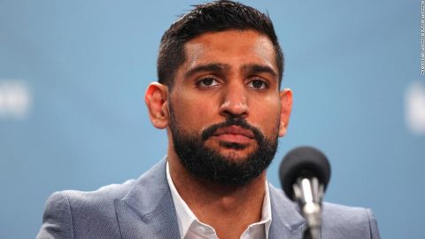 Boxer Amir Khan says he was robbed at gunpoint in London