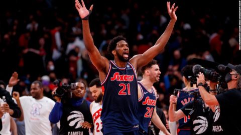 Joel Embiid stuns crowd with ‘best shot’ of his career