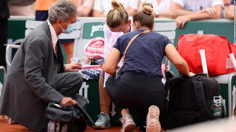 Simona Halep says she experienced a panic attack during her French Open defeat