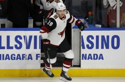 Strome, Perlini join Blackhawks after trade with Coyotes