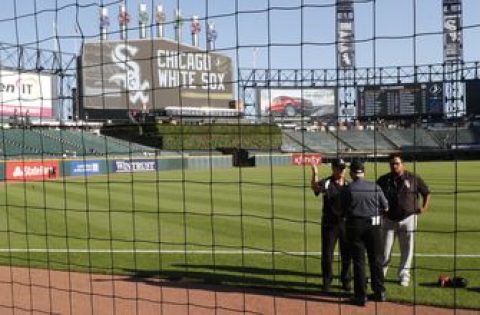 White Sox host 1st MLB game with foul pole-to-pole netting
