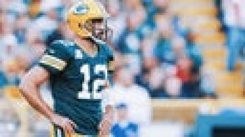 Aaron Rodgers laments negative talk in Packers’ locker room