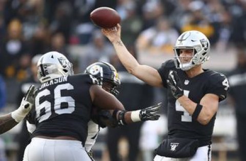 Carr playing at high level despite heavy turnover on Raiders