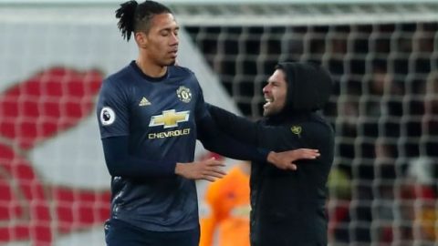 Chris Smalling: Manchester United defender shoved by fan during game against Arsenal