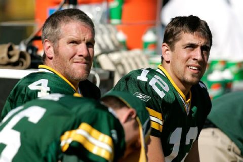 Favre: Packers ‘burned a bridge’ with Rodgers