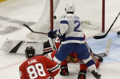Lightning have 33-shot 2nd period, rout Blackhawks