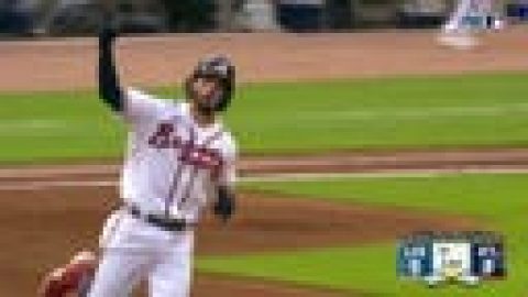 Dansby Swanson hits a two-run home run to centerfield to give Braves an early lead
