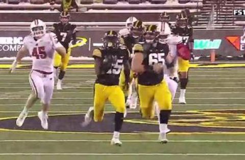 Iowa RB Tyler Goodson puts game vs. Wisconsin on ice with 80-yard TD run