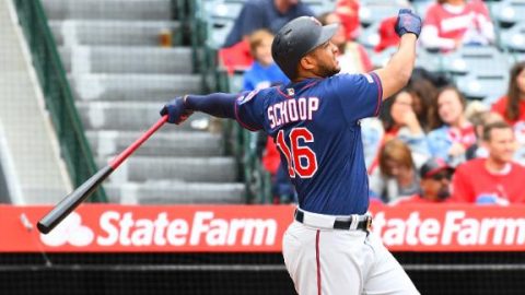 Twins continue record pace, club 8 HRs in rout