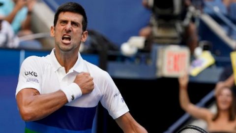 Djokovic lets loose, finds groove in 3rd-round win