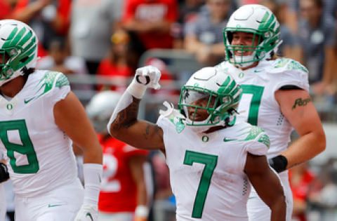 CJ Verdell rushes for 161 yards, three touchdowns as Oregon upsets Ohio State, 35-28