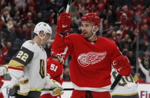 Mantha scores late, Red Wings beat Golden Knights 3-2