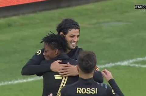 Carlos Vela gives LAFC early 1-0 lead over Portland Timbers