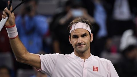 Roger Federer beats Kei Nishikori in Shanghai Masters quarter-finals