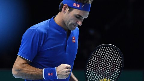 Roger Federer beats Dominic Thiem to keep alive ATP Finals hopes