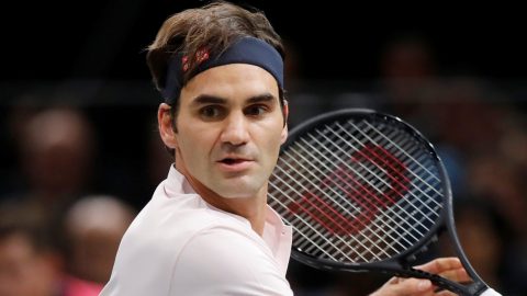 Paris Masters: Roger Federer and Novak Djokovic into quarter-finals