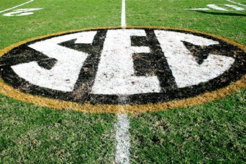SEC officially invites Texas, OU to join conference