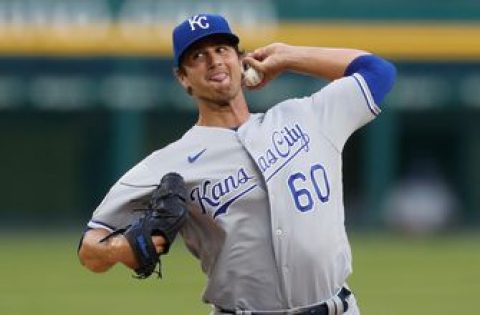 Griffin, Montgomery placed on IL; Royals recall Newberry, Heath