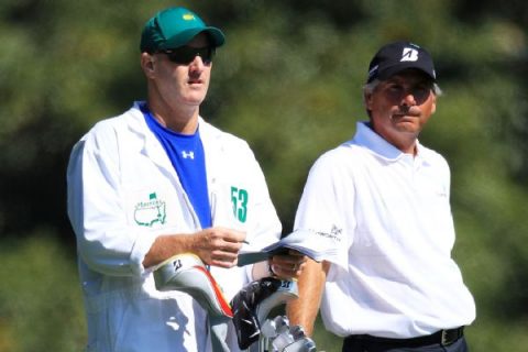 Cantlay gets OK from Tiger to use his caddie