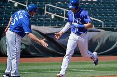 Dozier, Pratto homer as Royals play to 9-9 tie with Padres