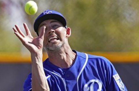 Royals pitchers shine in 4-2, seven-inning win over Brewers