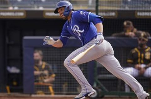 Royals hit 3 homers in 6-6 tie with D-Backs