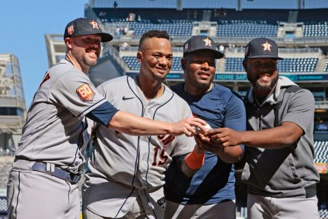 No, no, no: Astros’ Javier, bullpen no-hit Yankees