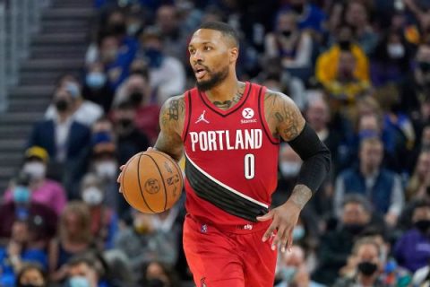 Sources: Blazers extend Lillard 2 years for $122M