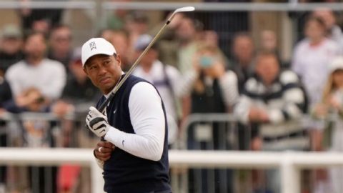 The hope for a glimpse of the old Tiger Woods quickly gave way at the Old Course