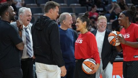 Tom Brady surprises WNBA star Kelsey Plum with a signed Bucs jersey
