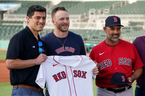 Red Sox president indicates Bloom, Cora to return