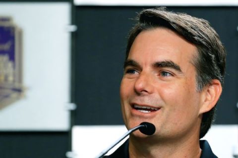 Gordon leaving booth to be No. 2 at Hendrick
