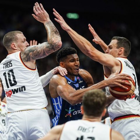 Giannis ejected, Greece eliminated from tourney