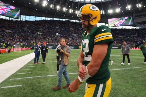 Thumb’s up: Injury doesn’t worry Rodgers, Pack