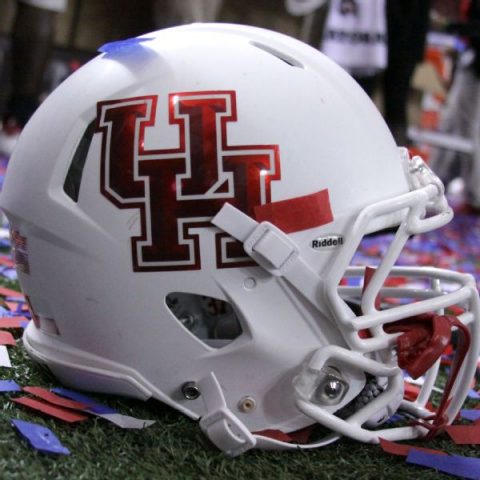 UH stops workouts after six athletes test positive