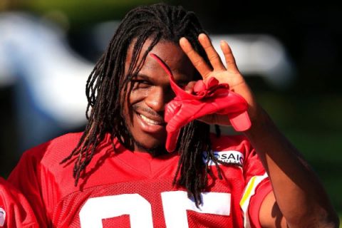 Report: Charles to retire after signing with Chiefs