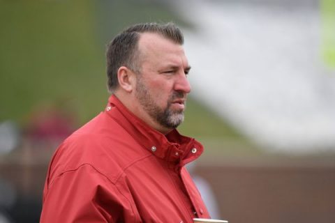 Illinois hires Bielema to replace Smith as coach