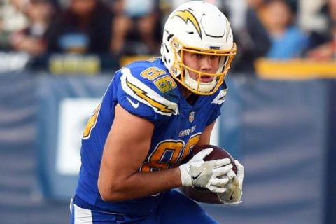 Chargers’ Henry suffers fracture to left knee